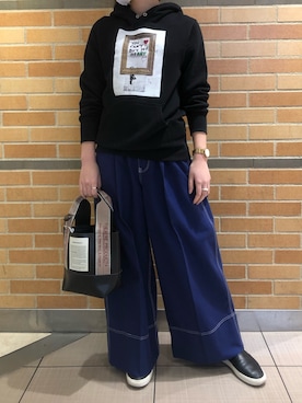 「ショット」｜「アイテム（パンツ）」を使った、amiさん（レディース・160cm）の秋コーディネート