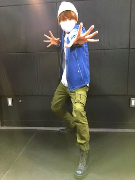 「HVC（エイチブイシー）のアイテム（パンツ）」を使った、赤髪のともさん（メンズ・170cm）の冬コーディネート