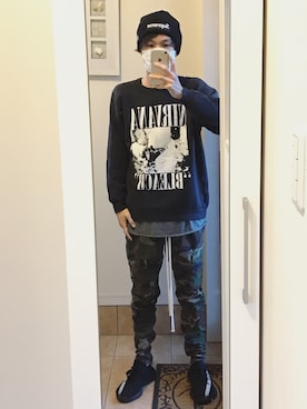 「NIRVANA（ニルヴァーナ）のアイテム（スウェット）」を使った、Tomo SOMAさん（メンズ・170cm）の冬コーディネート