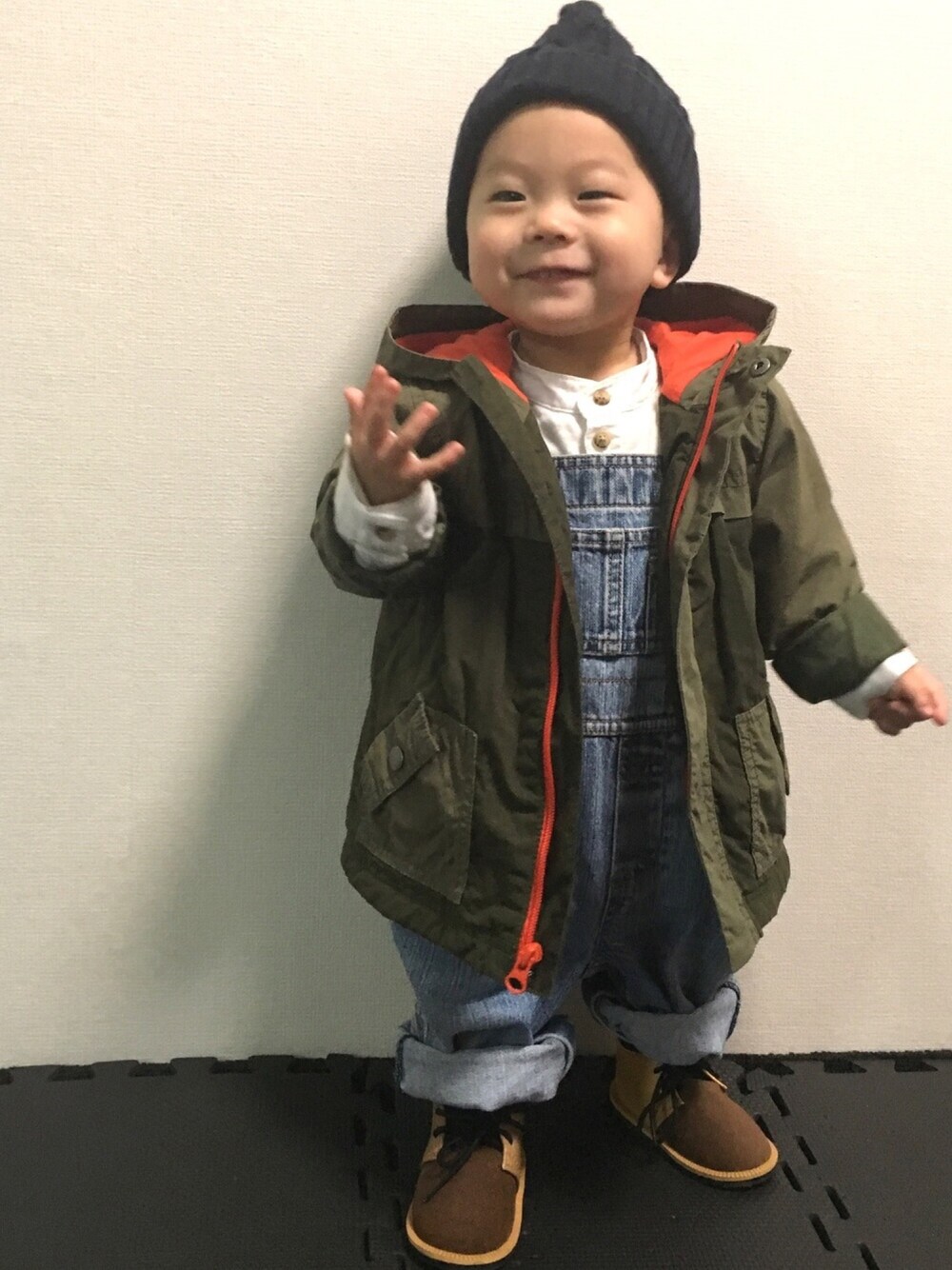 「ootd、キッズコーデ、おとこのこ、ニット帽、オーバーオール、ノーカラーシャツ、1歳、1歳0ヶ月」｜「パチパチ♡のアイテム（その他、その他）」を使った、ao&akaさん（キッズ・80cm）の春コーディネートの1枚目の写真