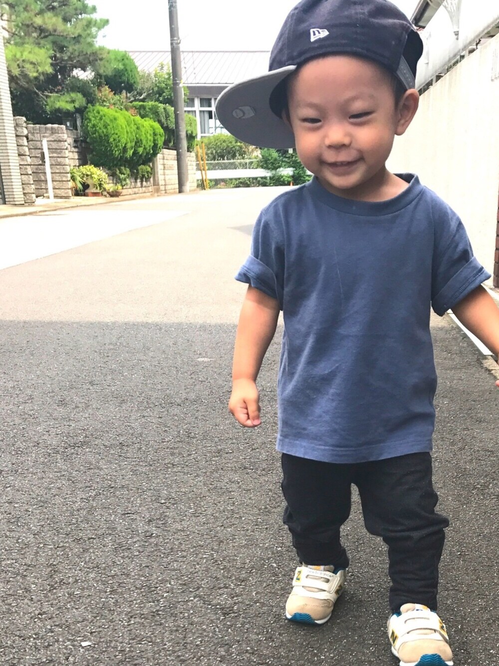 「キッズファッション、キッズコーデ、おとこのこ、シンプルコーデ、キャップ、Tシャツ、1歳6ヶ月」｜「NEW ERAのアイテム（キャップ、ブルー系）」を使った、ao&akaさん（キッズ・80cm）の夏コーディネートの1枚目の写真