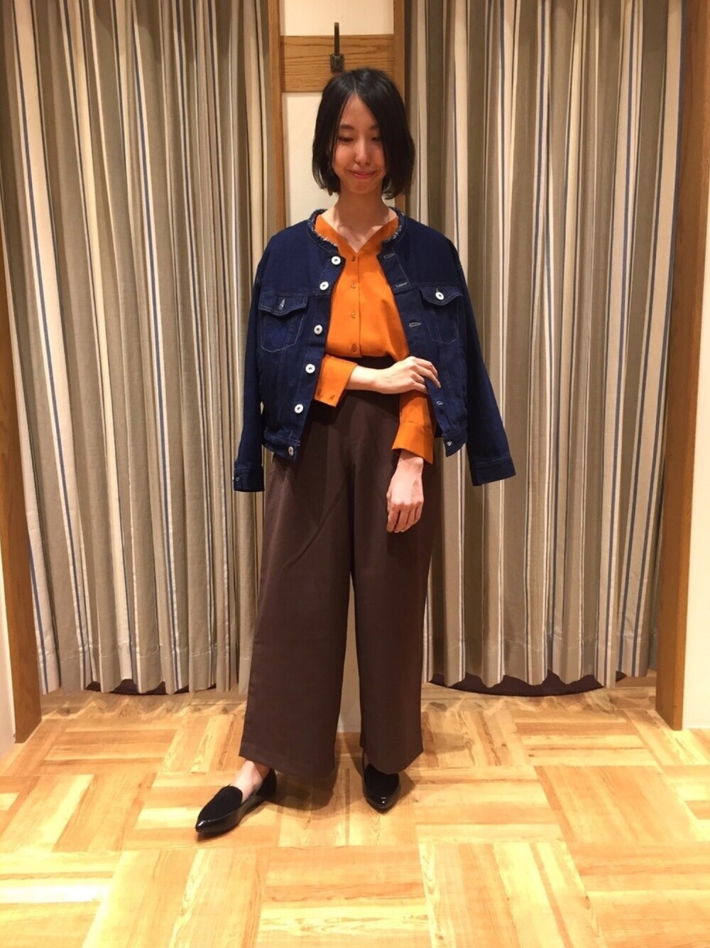 「パンツスタイル、オトナカジュアル、シンプルコーデ、秋のコーデ、ブラウス」｜「Te chichiのＤカンベルト付きワイドパンツ（その他パンツ、ブラウン系）」を使った、eriさん（レディース・160cm）の夏コーディネートの1枚目の写真