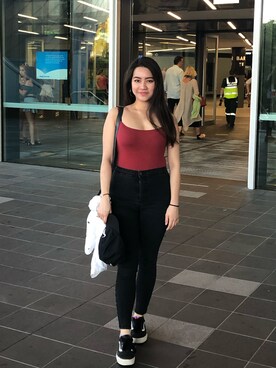 Sabrina Wongさんのコーディネート