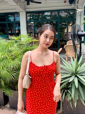 「red」｜「アイテム（アクセサリー）」を使った、Sabrina Wongさん（レディース・159cm）の春コーディネート