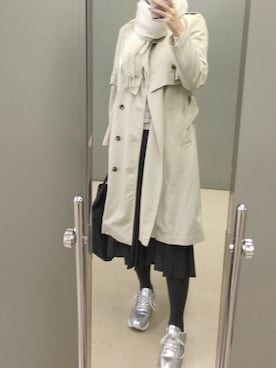 「シルバーシューズ」｜「アイテム（トレンチコート）」を使った、yuukiさん（レディース・170cm）の冬コーディネート