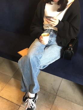 「UNIQLO（ユニクロ）のハイライズワイドストレートジーンズ（デニムパンツ）」を使った、Lee.さん（レディース・163cm）の春コーディネート