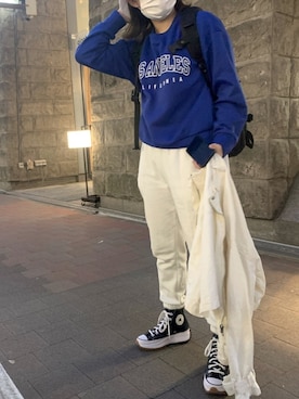 「H&M（エイチ・アンド・エム）のアイテム（スウェットパンツ、ホワイト系）」を使った、r27さん（レディース・160cm）の春コーディネート