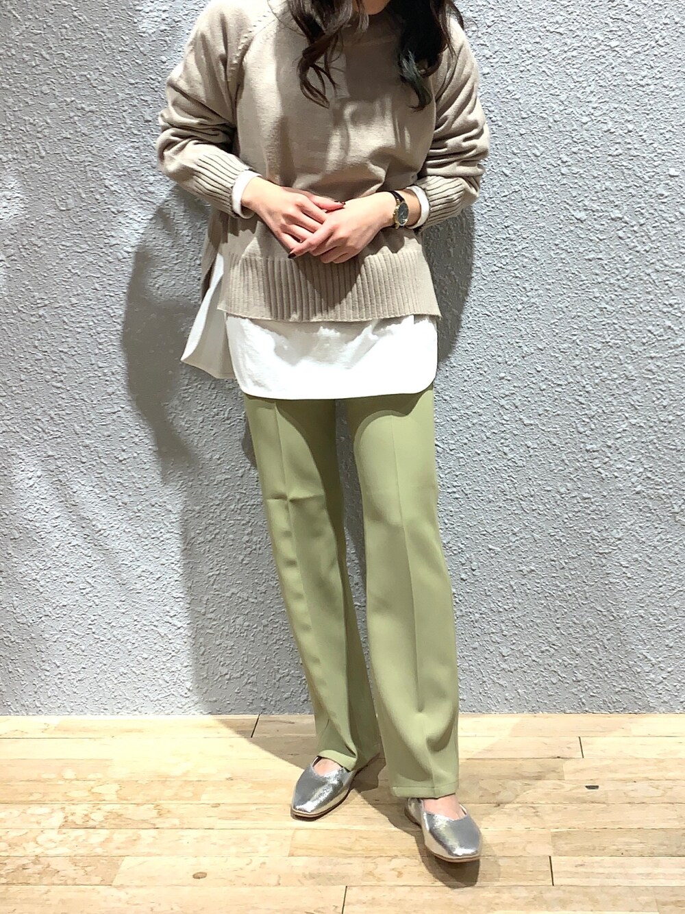 「レイヤード、冬コーデ、オリーブ、SENSEOFPLACE、シンプルコーデ、春コーデ、オトナカジュアル、くすみカラー、おしゃれさんと繋がりたい、いいね、save、フォローお願いします🤑」｜「SENSE OF PLACE by URBAN RESEARCHのストレッチハイネックルーズセーター（ニット/セーター、ベージュ系）」を使った、あゆさん（レディース・157cm）の冬コーディネートの1枚目の写真