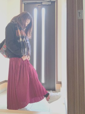 「WHO'S WHO gallery（フーズフーギャラリー）のANACHY DRAWクルースウェット（スウェット、ブラック系）」を使った、yuyuさん（レディース・153cm）の冬コーディネート