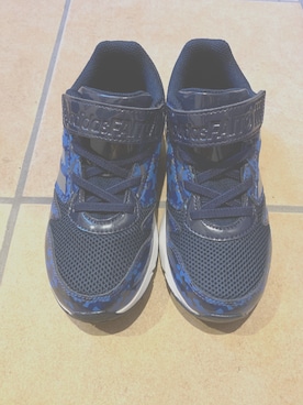 「adidas（アディダス）のアディダスファイト EL K CAMO（スニーカー、ブルー系）」を使った、yuyuさん（レディース・153cm）の冬コーディネート
