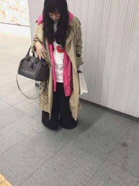 「BALENCIAGA」｜「アイテム（トレンチコート）」を使った、yuiさん（レディース・160cm）の春コーディネート