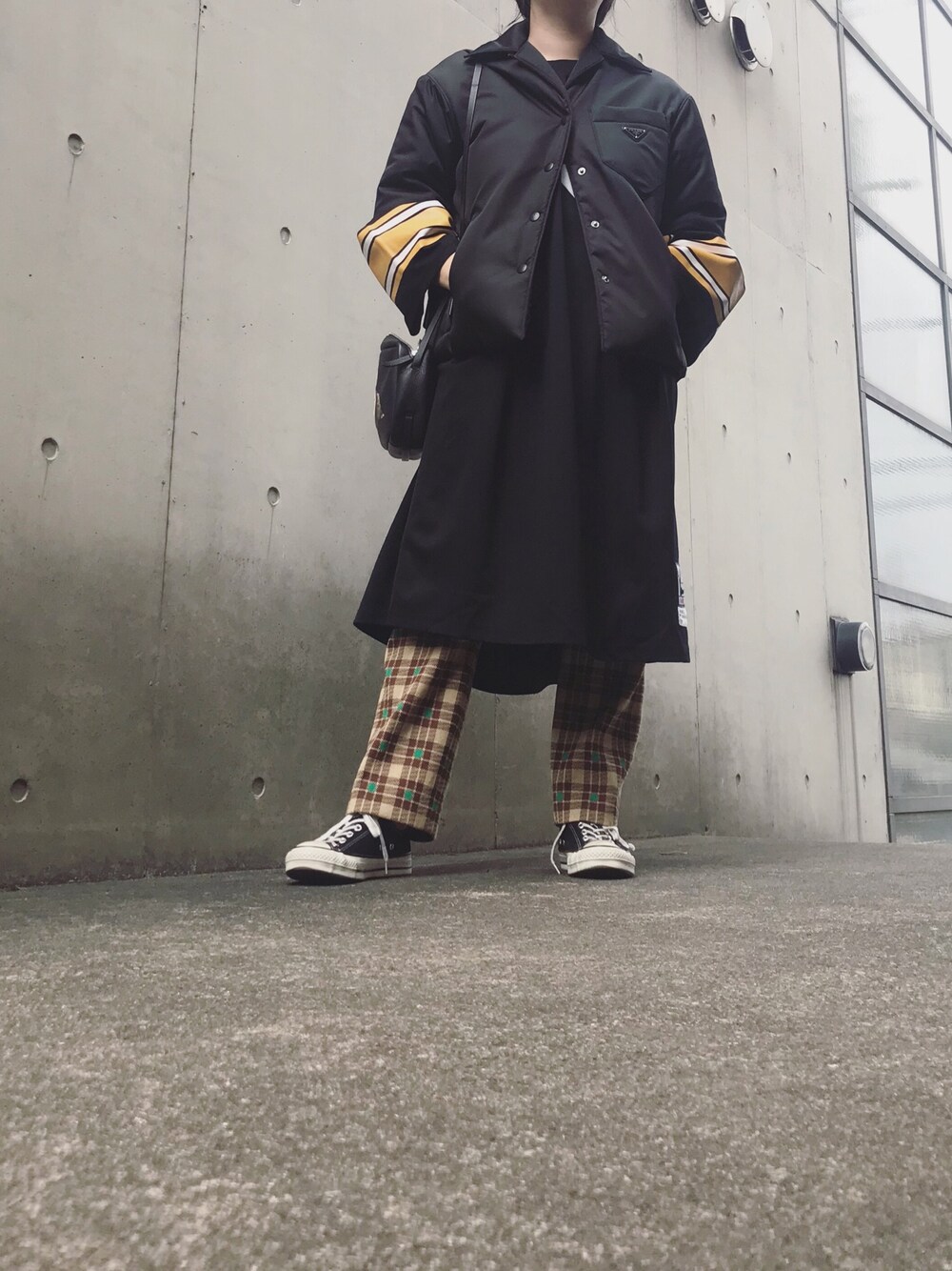 「PRADA、vintage、driesvannoten」｜「PRADAの2018aw（その他アウター、ブラック系）」を使った、yuiさん（レディース・160cm）の夏コーディネートの1枚目の写真