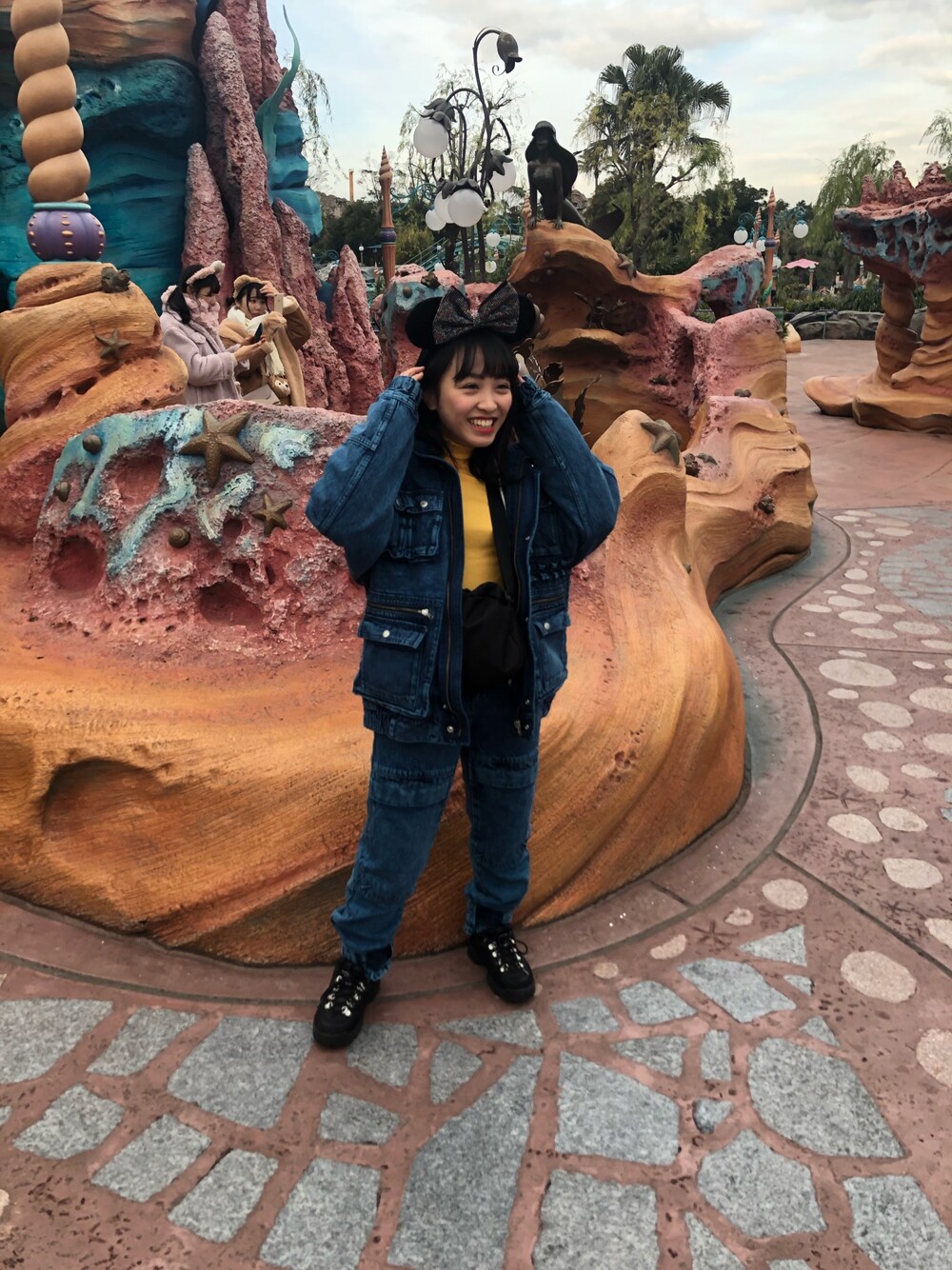 「おしゃれさんと繋がりたい」｜「X-girlのDENIM CARGO PANTS（その他パンツ、ブルー系）」を使った、YUNAさん（レディース・147cm）の冬コーディネートの1枚目の写真