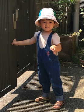 「BOBO CHOSES（ボボショーズ）のアイテム（サロペット/オーバーオール）」を使った、りく・みさき・母さん（キッズ・90cm）の夏コーディネート