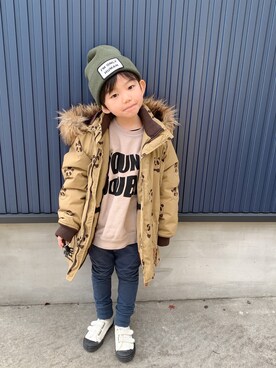 「Mini Rodini（ミニロディーニ）のアイテム（ジャケット/アウター）」を使った、りく・みさき・母さん（キッズ・110cm）の冬コーディネート