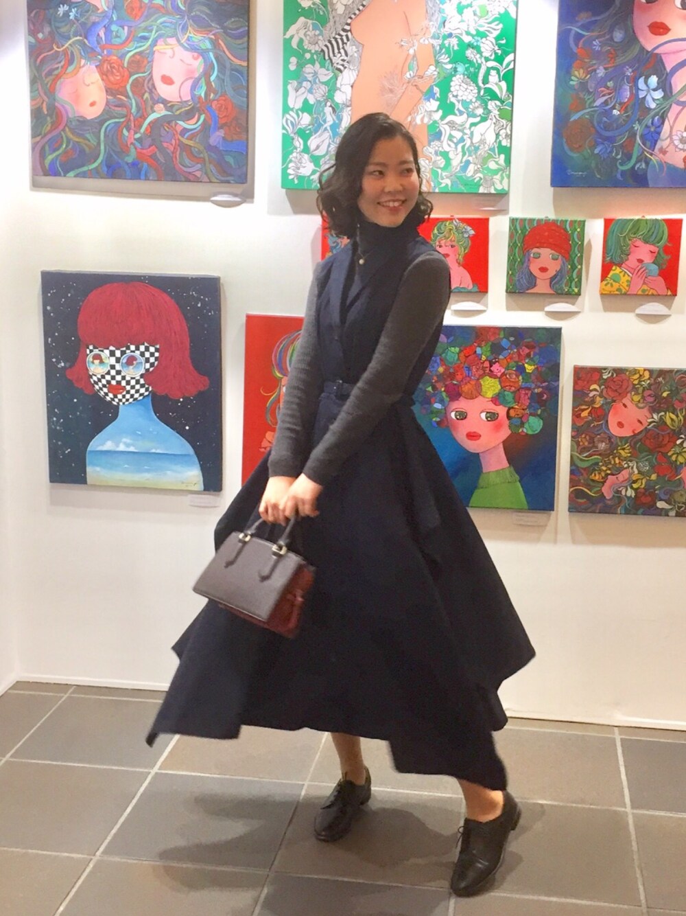 「ootd、onepiece、christmas」｜「AmeriのJAGGY HEM DRESS（ワンピース、ブルー系）」を使った、Chatonneさん（レディース・162cm）の冬コーディネートの1枚目の写真