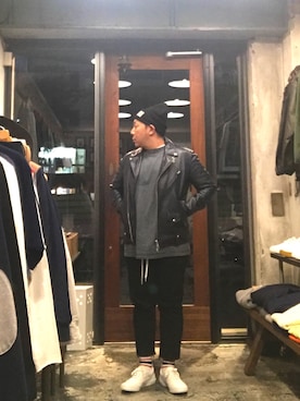 「carhartt」｜「アイテム（ライダースジャケット）」を使った、伊藤孝法さん（メンズ・165cm）の秋コーディネート