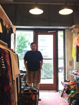 「OUTPUT（アウトプット）のアイテム（トップス）」を使った、伊藤孝法さん（メンズ・165cm）の夏コーディネート