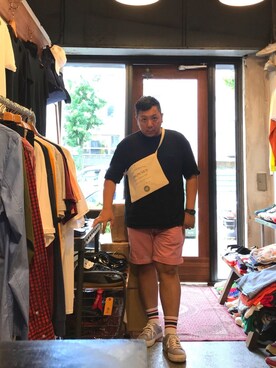 「OUTPUT（アウトプット）のアイテム（トップス）」を使った、伊藤孝法さん（メンズ・165cm）の夏コーディネート