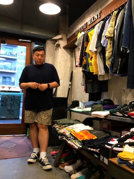 「OUTPUT（アウトプット）のアイテム（トップス）」を使った、伊藤孝法さん（メンズ・165cm）の夏コーディネート