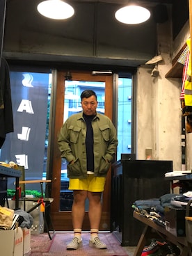 「OUTPUT（アウトプット）のアイテム（トップス）」を使った、伊藤孝法さん（メンズ・165cm）の夏コーディネート