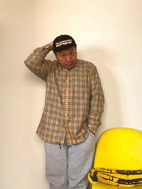 「バーバリー」｜「アイテム（キャップ）」を使った、伊藤孝法さん（メンズ・165cm）の春コーディネート