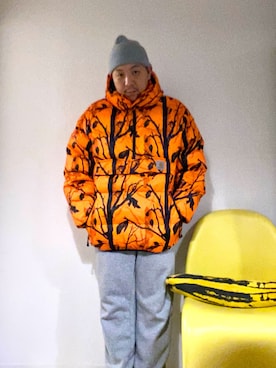 「carhartt」｜「アイテム（ダウンジャケット/コート）」を使った、伊藤孝法さん（メンズ・165cm）の冬コーディネート