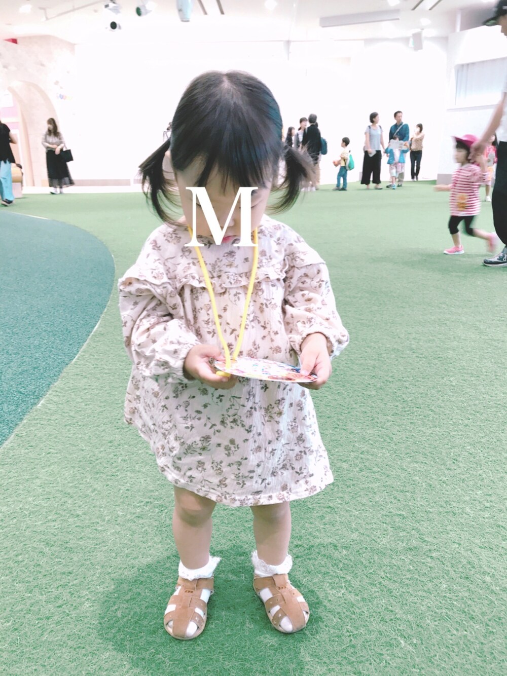 「1歳11ヶ月、女の子コーデ、バースデイ、テータテート、ワンピース、アンパンマン、アンパンマンミュージアム」｜「Birthdayのアイテム（ワンピース、ベージュ系）」を使った、Hitomiさん（レディース・168cm）の秋コーディネートの1枚目の写真