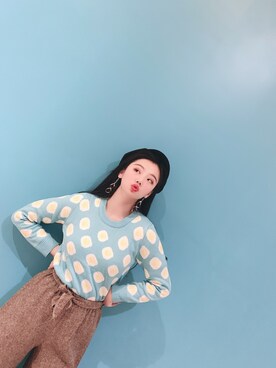 「煎蛋毛衣のアイテム（ニット/セーター、ブルー系）」を使った、李十柒CatLazyさん（レディース・172cm）の秋コーディネート