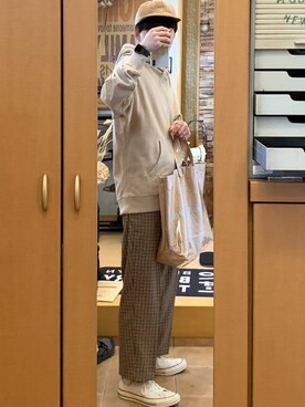「H&M（エイチ・アンド・エム）のアイテム（パーカー）」を使った、井上敬太さん（メンズ・165cm）の秋コーディネート