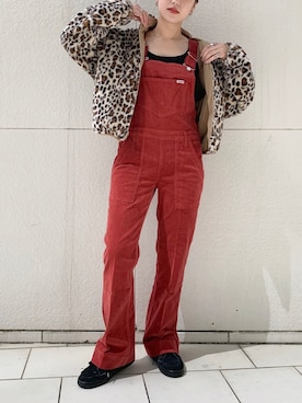 「Wrangler（ラングラー）のアイテム（オールインワン・サロペット）」を使った、saori shikiさん（レディース・158cm）の秋コーディネート