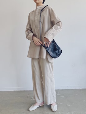 「アイテム（トップス、ベージュ系）」を使った、まっしーさん（レディース・170cm）の春コーディネート