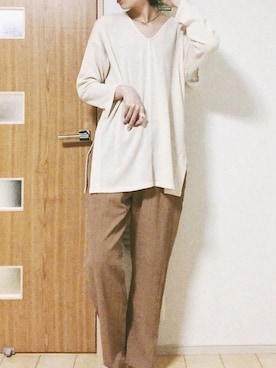 「部屋撮り」｜「アイテム（アクセサリー）」を使った、まっしーさん（レディース・170cm）の春コーディネート