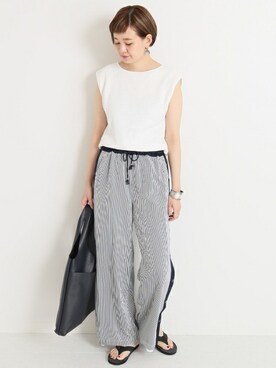 「アイテム（ビーチサンダル）」を使った、Reimiさん（レディース・170cm）の春コーディネート