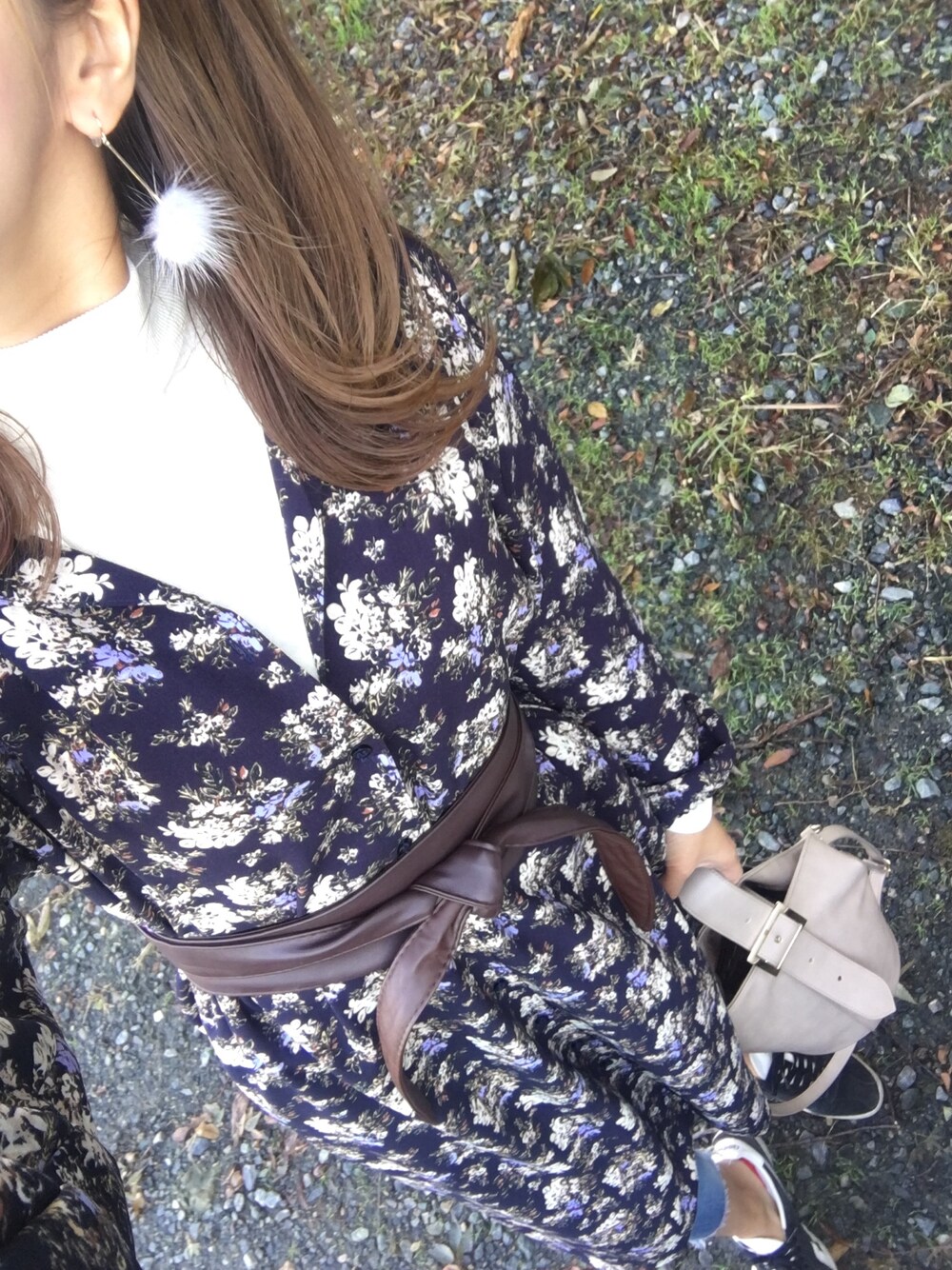 「カジュアルコーデ、プチプラコーデ、サッシュベルト、花柄ワンピース、ママコーデ、ママファッション」｜「GUのアイテム（ワンピース、ブルー系）」を使った、mamena♪さん（レディース・163cm）の秋コーディネートの1枚目の写真