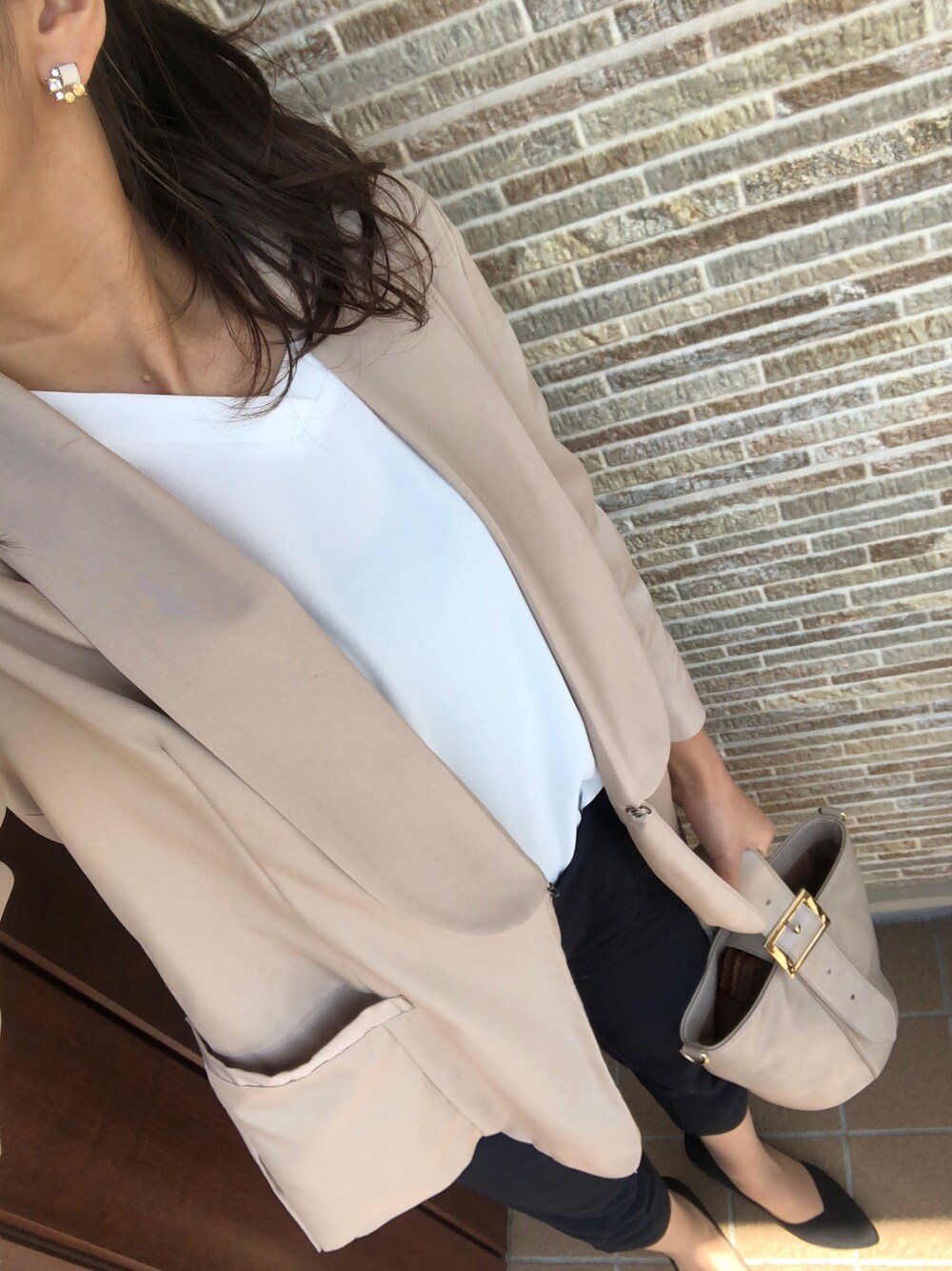 「春コーデ、プチプラコーデ、入園式、入学式、オケージョン、ロングジャケット、ママコーデ、ママファッション」｜「UNIQLOのレーヨンエアリースキッパーカラーブラウス（7分袖）（シャツ/ブラウス、ホワイト系）」を使った、mamena♪さん（レディース・163cm）の春コーディネートの1枚目の写真