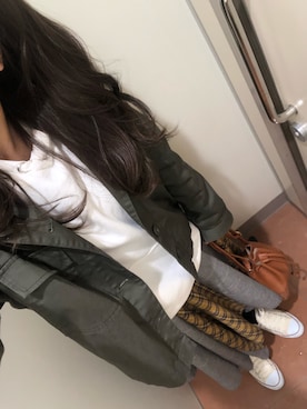「H&M（エイチ・アンド・エム）のアイテム（スウェット、ホワイト系）」を使った、mamena♪さん（レディース・163cm）の春コーディネート