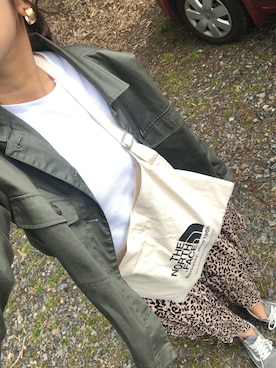 「カーキシャツ」｜「アイテム（ジャケット/アウター）」を使った、mamena♪さん（レディース・163cm）の春コーディネート