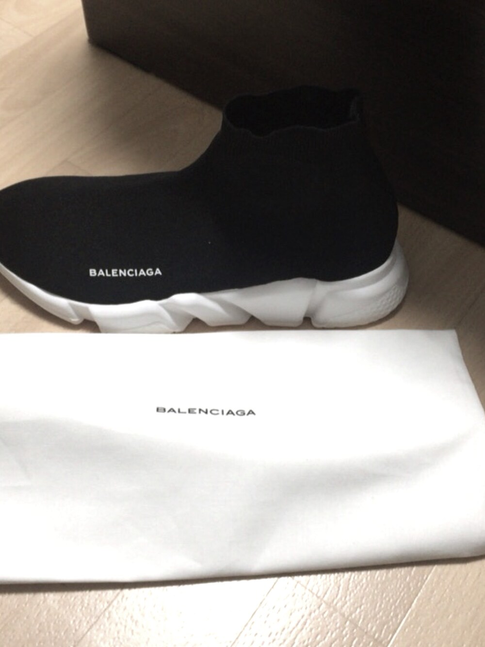「BALENCIAGA、スピードトレーナー、おしゃれさんと繋がりたい、基本見る専門」｜「BALENCIAGAのアイテム（スニーカー、ブラック系）」を使った、👳🏼‍♀️🙏さん（メンズ・174cm）の冬コーディネートの1枚目の写真