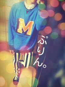 古着 | 古着です。
【M】の文字がインパクトあります
washのロゴがMの中に書いてあります。
とても、可愛いいです！！！
青とオレンジの相性は◎！
少し大きめの着てます。(スウェット)