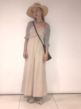 「アイテム（つなぎ/オールインワン、ベージュ系）」を使った、るうこさん（レディース・162cm）の秋コーディネート