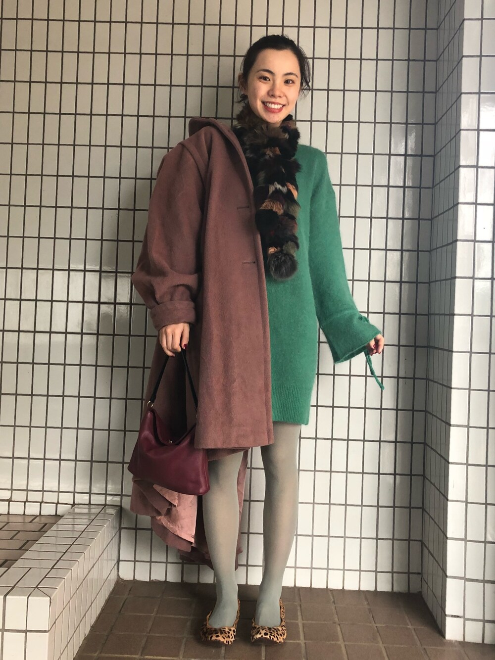 「シンプルコーデ、カジュアルコーデ、ラクチンコーデ、パーティースタイル、ワンピース、ラビットファー、スカート、ootd、レオパード、るうこセレクト」｜「YSLのアイテム（ジャケット/アウター、ピンク系）」を使った、るうこさん（レディース・162cm）の冬コーディネートの1枚目の写真