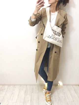 mayumi is wearing UNITED TOKYO "2wayトレンチコート"