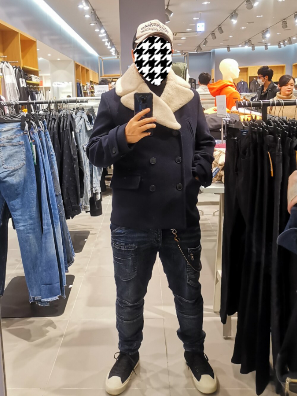 「H&Mのアイテム（ムートンコート、ブルー系）」を使った、xeroxeroさん（メンズ・173cm）の冬コーディネートの1枚目の写真