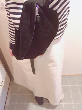 「Aラインスカート」｜「アイテム（スニーカー）」を使った、s a t o さん（レディース・157cm）の春コーディネート