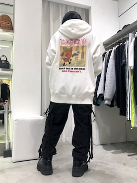 「アイテム（カーゴパンツ）」を使った、YU-KA OZAWAさん（レディース・153cm）の春コーディネート