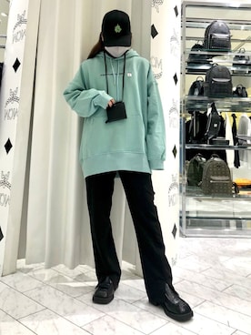 「KaneZ（ケインズ）のアイテム（キャップ）」を使った、YU-KA OZAWAさん（レディース・153cm）の冬コーディネート