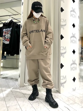 「WHITELAND（ホワイトランド）のWHITELAND/ホワイトランド/プリントパーカー（パーカー）」を使った、YU-KA OZAWAさん（レディース・153cm）の冬コーディネート