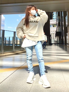 「WHITELAND（ホワイトランド）のアイテム（スウェット）」を使った、YU-KA OZAWAさん（レディース・153cm）の春コーディネート