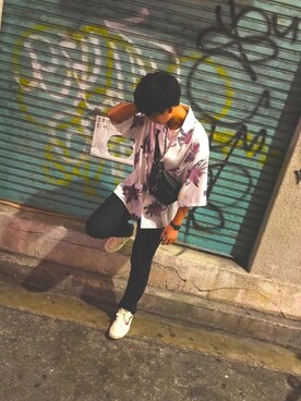 「SPINNS(スピンズ)のアイテム(ボディバッグ/ウエストポーチ)」を使った、Yoshihiro (相互) さん(メンズ・172cm)の秋コーディネート